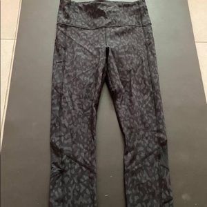 Lululemon size 6 crop 21” leggings